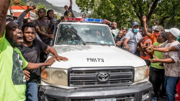 Police arrest 2 Americans linked to Haitian president's assassination