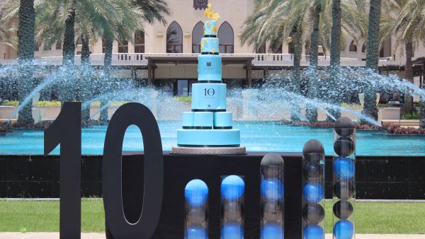 شهد الفندق الكثير من التطورات والنجاحات إذ تم تحديث مرافقه في عام 2018، بما في ذلك إعادة تجديد غرفه وأجنحته البالغة 250 غرفة وجناحًا قصر البستان، فندق الريتز – كارلتون يحتفي بعقدٍ من التميز كـ’جوهرة عُمان‘