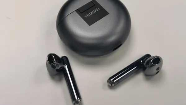ما الذي يجعل سماعات HUAWEI FreeBuds 4 واحدة من أفضل سماعات الأذن اللاسلكية للعام 2021؟