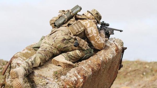 عنصر من القوات الخاصة البريطانية