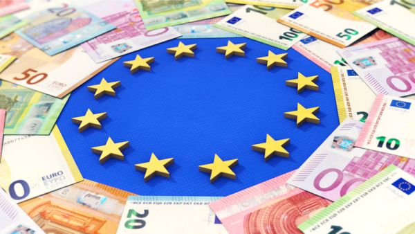 بتمويل من ديون الاتحاد الأوروبي المشتركة على نطاق لم يسبق له مثيل من قبل، سيتم صرف الأموال جزئيا في شكل منح وجزئيا كقروض منخفضة الفائدة