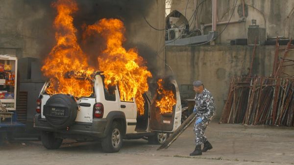 يعيش لبنان على وقع أزمة سياسية بسبب عدم الاتفاق بين السياسيين اللبنانيين 
