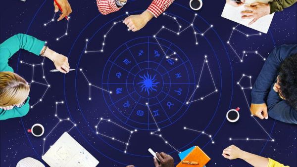 تلعب الخبرات السابقة والخلفية التعليمية دورًا كبيرًا في سلوكيات الموظفين وأنماط التطوير في مكان العمل