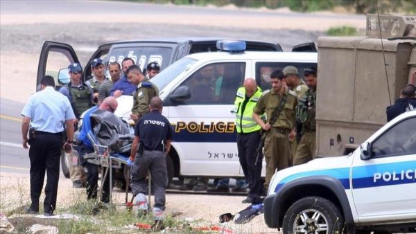 طعن جندي إسرائيلي في تل أبيب وهروب المهاجم