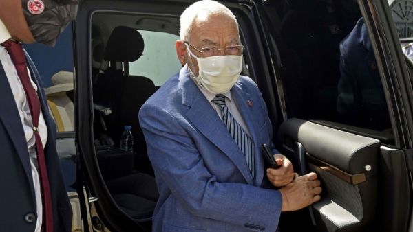 النهضة تنقلب على الغنوشي