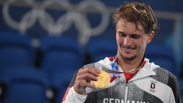 زفيريف يظفر بالذهبية