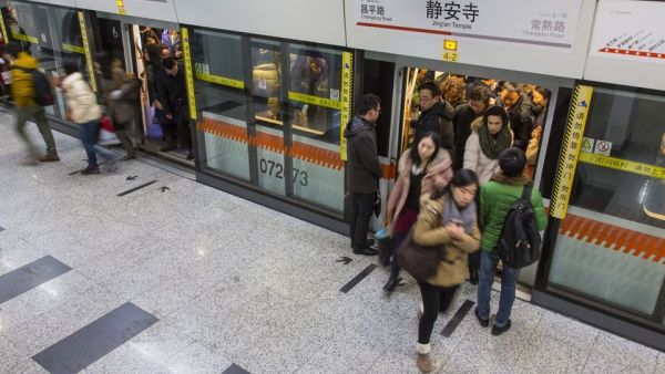 هجوم بمادة حمضية بمحطة مترو طوكيو