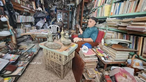 صاحب أقدم متجر "أنتيكا" بغزة يشكو قلة زائريه