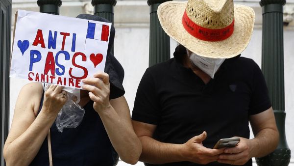 Anti-health pass protests continues in France