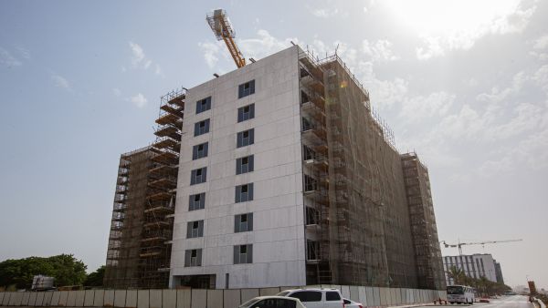 عزيزي للتطوير العقاري تعلن عن وصول نسبة الإنجاز في مشروعها بيرتون بالفرجان إلى 65%