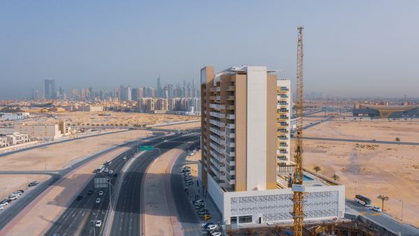 يمكن لمشتري المنازل تحديد خيارات التمويل العقاري التقليدية والإسلامية حسب رغباتهم. ومن خلال إحدى الشراكات التي تم التوصل إليها في الآونة الأخيرة عزيزي تتعاون مع البنوك الإقليمية الرائدة لتوفير حلول تمويل عقاري حصرية