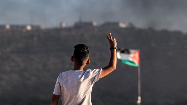 Protesters slam Israeli plans to construct near Hebron’s Ibrahimi Mosque 