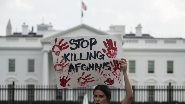 US military evacuates thousands more in Kabul