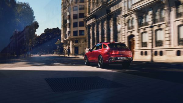 GENESIS GV70 Juma Al Majid Est. Announces Arrival Of Genesis GV70