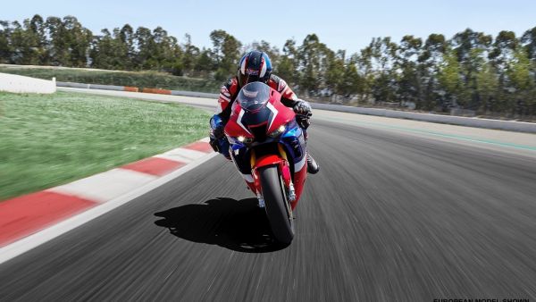 Honda powers UAE’s first Dubai Motorcycle Film Festival Al-Futtaim’s Trading Enterprises Honda Powers UAE’s First Dubai Motorcycle Film Festival