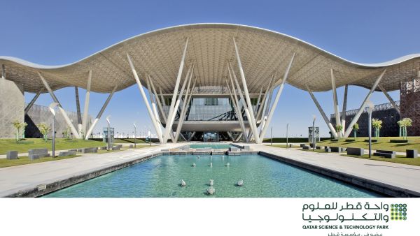 يُسهم باحثون من برنامج قطر جينوم التابع لقطاع البحوث والتطوير والابتكار في مؤسسة قطر للتربية والعلوم وتنمية المجتمع بمبادرة عالمية يمكن أن تنتج علاجات وتعزز الحماية التي تمنحها اللقاحات دراسة جينية عالمية لتطوير علاجات محتملة لمرضى كوفيد-19