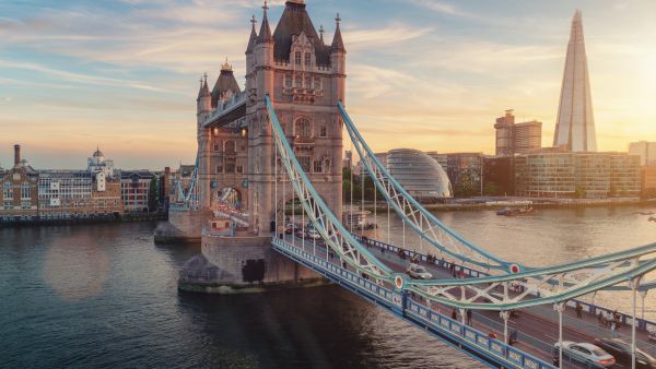 Etihad flights to depart Abu Dhabi for London three times daily and Manchester daily Etihad Airways Ramps Up Uk Passenger Flights
