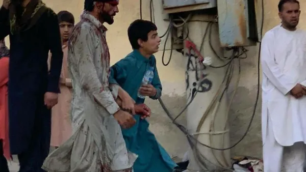 13 قتيلا على الاقل بتفجير انتحاري في محيط مطار كابول