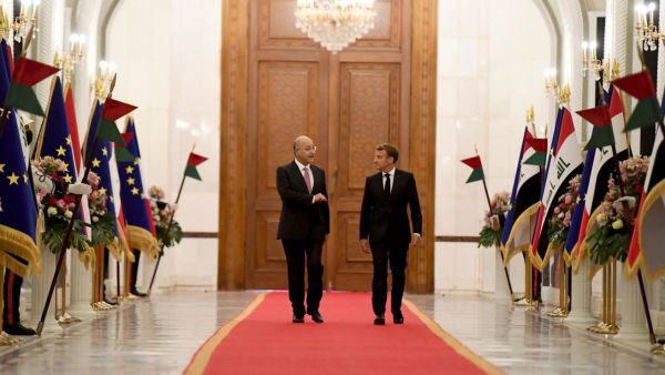 الرئيس العراقي برهم صالح ونظيره الفرنسي ماكرون