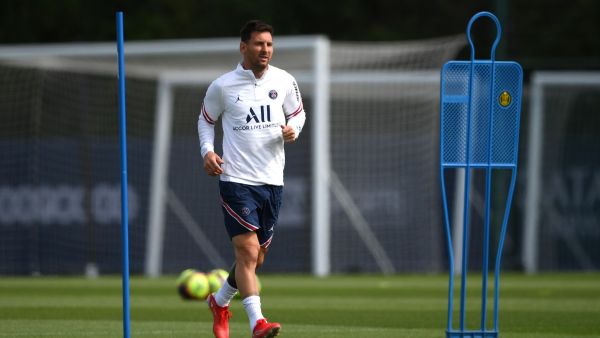 Paris Saint-Germain's Argentinian forward Lionel Messi takes part in a training session at the Camp des Loges Paris Saint-Germain football club's training ground in Saint-Germain-en-Laye on August 28, 2021. (Photo: AFP)