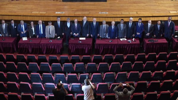 حكومة ميقاتي تنال ثقة البرلمان بـ 85 صوتا