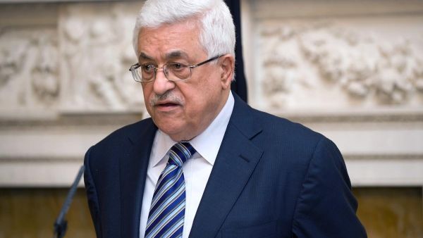 من يدفع الرئيس الفلسطيني إلى الاستقالة