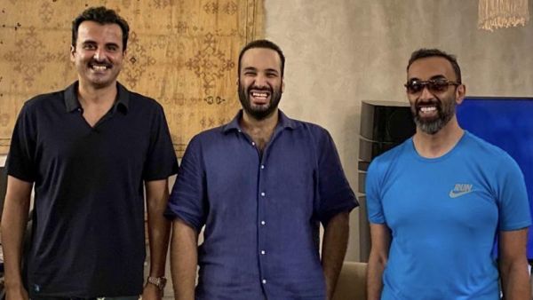 وقال العساكر في تغريدة له على تويتر ان لقاء ودي اخوي جمع المسؤولين الثلاث