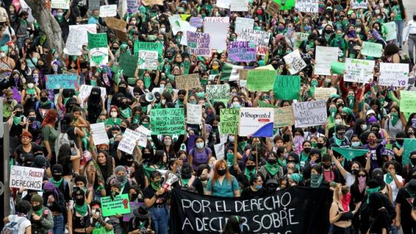 Supporters for legalizing abortion in Mexico