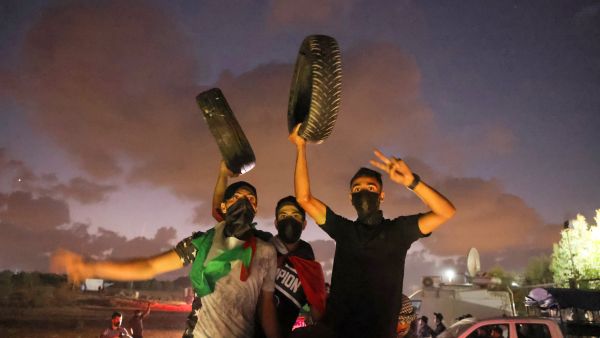 Israeli forces attack protesters on Gaza border