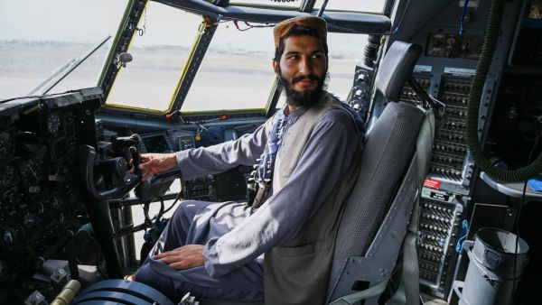 Jihadists seize up to 48 aircraft and major airbases