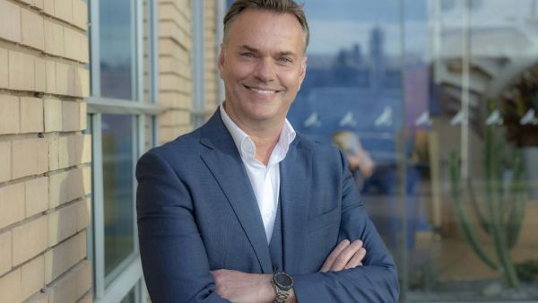 Adrian Taylor. Driving Digital Transformation with Effective Application Delivery and Security