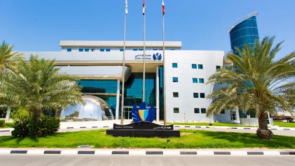 جمارك دبي: 12.6 ألف طن بضائع بقيمة 948 مليون درهم لـ "إكسبو"