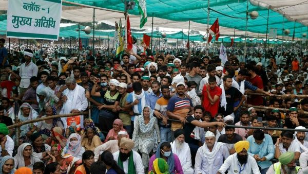 Hundreds of thousands of Indian farmers protest Modi agricultural laws
