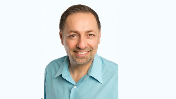 هاربريت جولاتي، النائب الأول للرئيس للتخطيط والمحاكاة وتحسين الأعمال لدى أڤيڤا أڤيڤا تساعد العملاء على تعزيز مهارات طواقم العمل الصناعية بإطلاق حلولها الموحّدة للتعلم عبر البنية السحابية