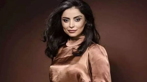 سارة عمر تفوز بـجائزة "ليه لورينتال" عن "غاسلة الموتى" 