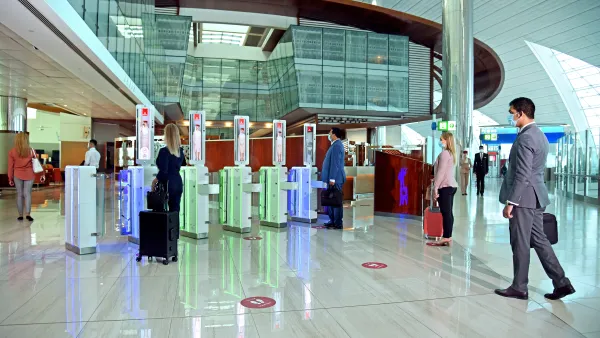 مبتكرات طيران الإمارات في المطارات تسهّل الاستئناف الآمن للسفر