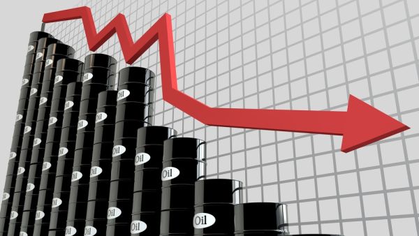 أسعار النفط تحو هبوط مستمر بعد تخفيضات السعودية