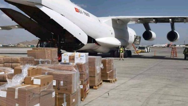 طائرة مساعدات من الإمارات لأفغانستان