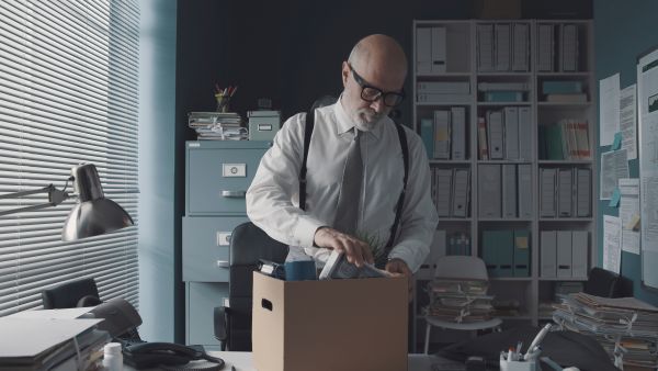 senior executive leaving his job