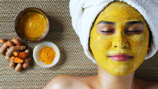 أسرار عمل صابون الكركم وفوائده لعلاج مشاكل البشرة 