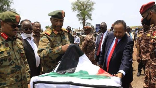 يتحدث زعيم الانقلاب عن تفاصيل ما جاء في خطابه امس