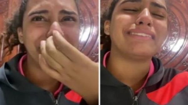 فتاة مصرية تبكي بعد تعرضها للتحرش على يد رجل مسن