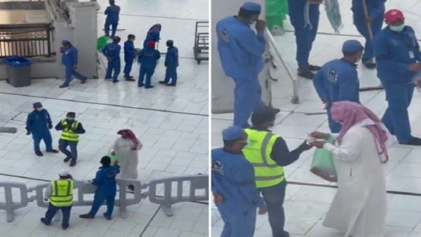 سعودي يوزع مبالغ مالية في الحرم المكي