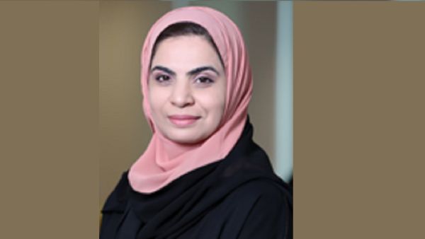 آمال بنت عبد الخالق اللواتية، الرئيسة التنفيذية للموارد البشرية بـ Ooredoo Ooredoo تضع معاييراً جديدة لمفهوم بيئة العمل الصحية عبر إجراء اختباراً لجودة الهواء في مقرها الرئيسي