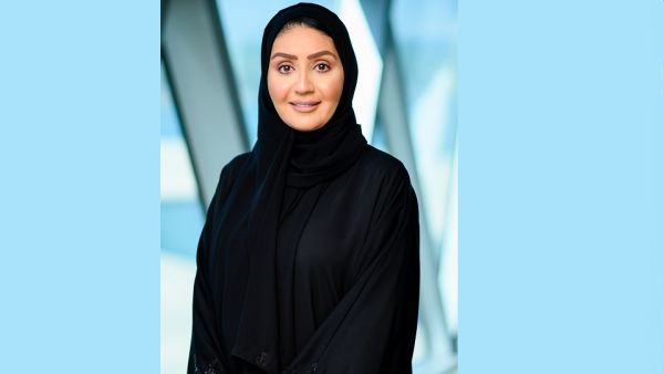 بيان الحوسني، المدير التنفيذي للموارد البشرية والأداء في شركة الدار العقارية الدار تدعم برنامج "نافس" ضمن "مشاريع الخمسين" بتوفير 1000 وظيفة لمواطني الدولة بحلول عام 2026