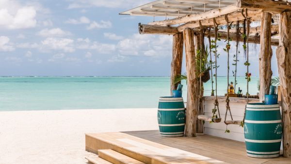 Four Seasons Resort Mauritius at Anahita Four Seasons Resort Mauritius at Anahita Reopens with Elevated Beachfront Dining and Transformed Culinary Experiences
