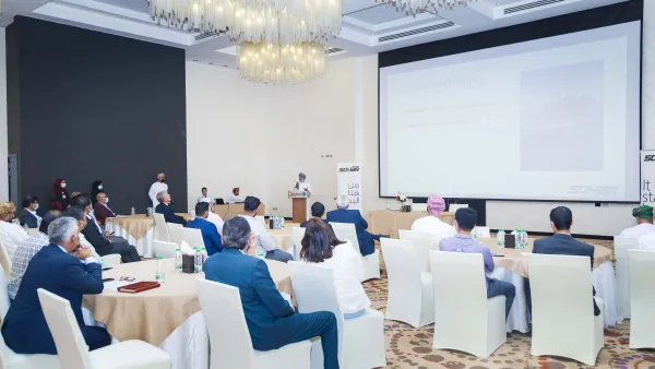 ميناء صحار يرسم آفاق توسعية واعدة في خدماته البحرية أمام وكلاء الشحن