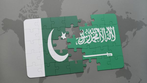 Saudi Arabia Helps Pakistan's Ailing Economy with $3 Billion Package