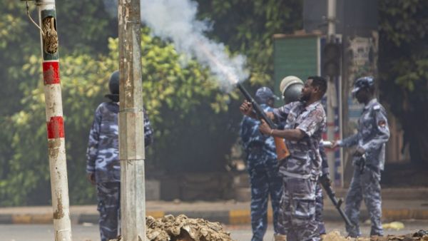 عناصر من الأمن السوداني