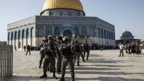 جنود من قوات الاحتلال في ساحات المسجد الأقصى